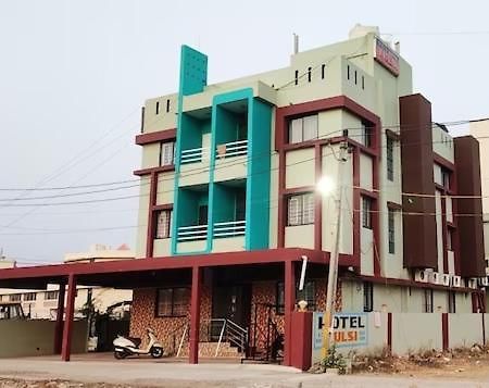 Hotel Mahakal Tulsi Somnāth Exteriör bild